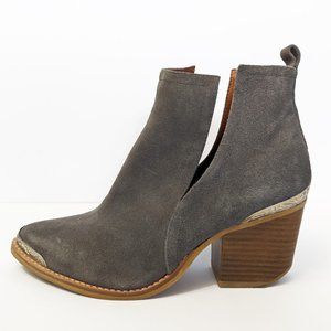 Catherine Malandrino Boots, Grey Suede, 2 1/2" Heel, Size 8, Silver Details
